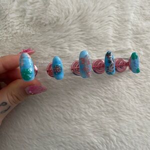 :) koi girl nail set :)